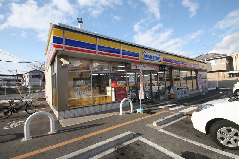 コンビニ　ミニストップ名古屋康生通店（コンビニ）まで450m