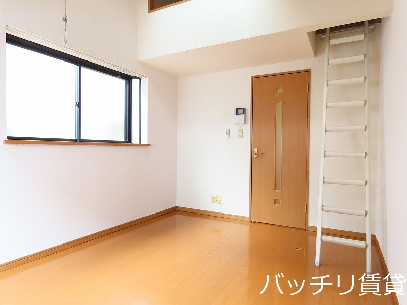 居室・リビング　画像は同型タイプの為、現状を優先致します。