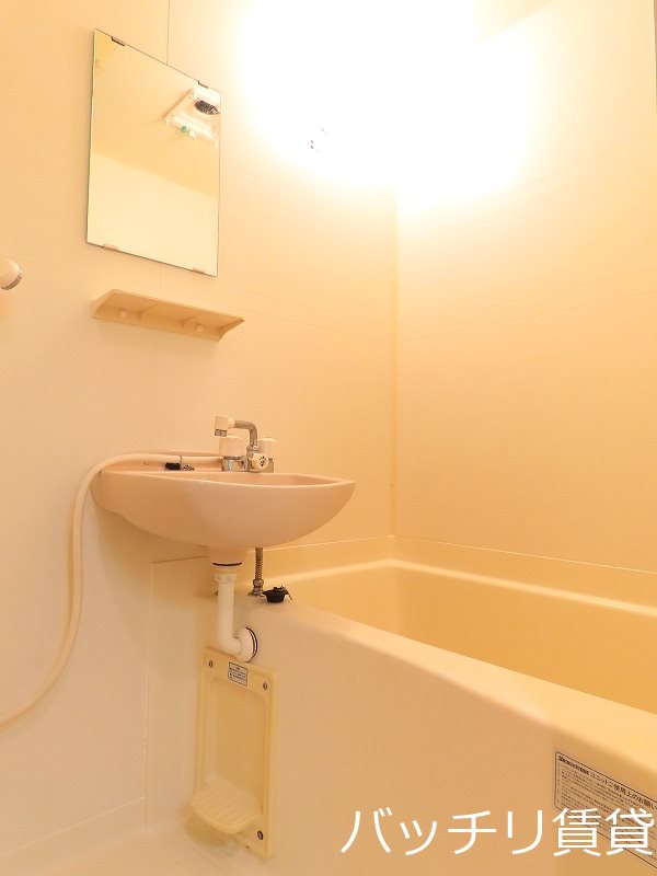 洗面設備　画像は同型タイプの為、現状を優先致します。