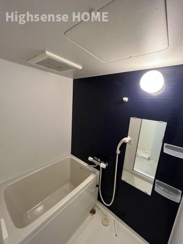 バス・シャワールーム　コンパクトで使いやすいお風呂です