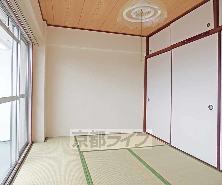 居室・リビング　広々とした室内です。