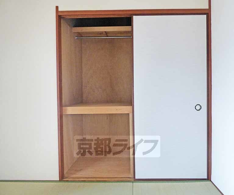 収納　広々とした収納です。