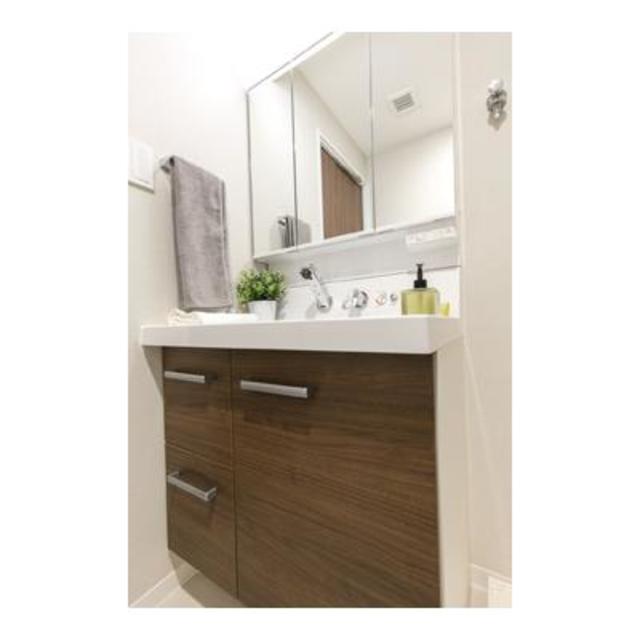 洗面設備　※写真は同タイプ住戸です。
