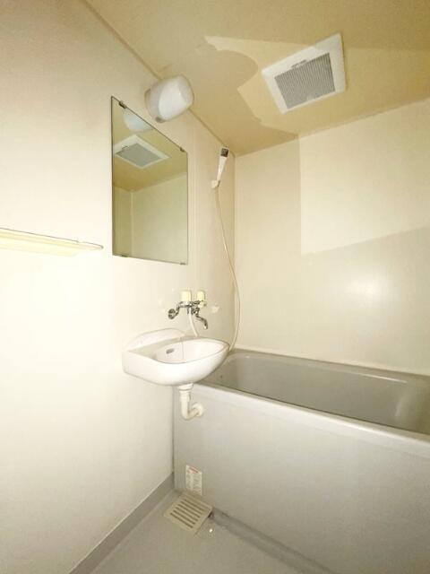 バス・シャワールーム　お風呂です