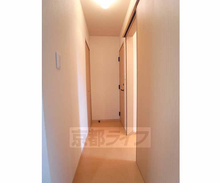 その他部屋・スペース　お風呂、脱衣所へ続く廊下です。