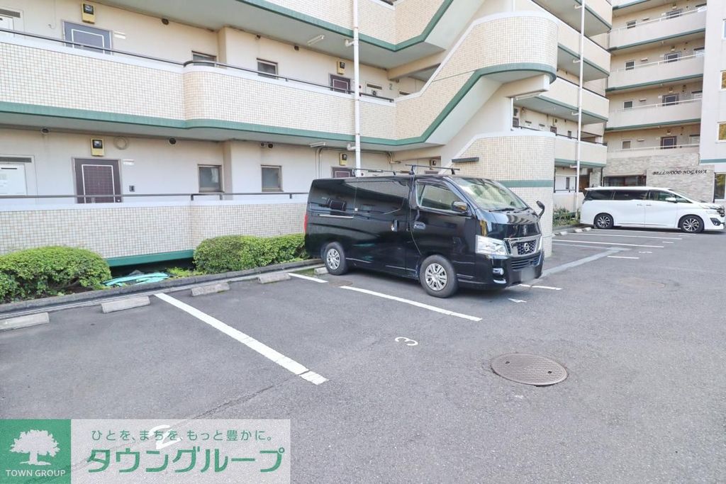 駐車場　駐車場