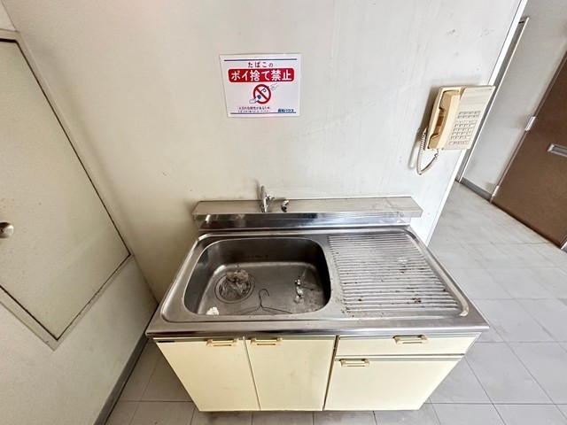 キッチン　※共用部に設置