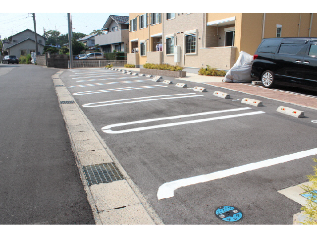 駐車場　駐車場