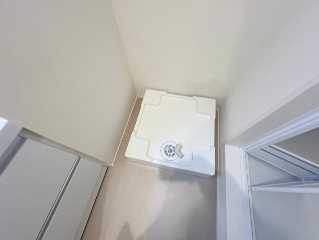 その他設備　嬉しい室内洗濯機置場。これで洗濯機も長持ちしますね。