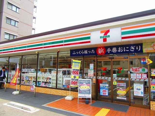 コンビニ　セブンイレブン西淀川税務署前店（コンビニ）まで240m