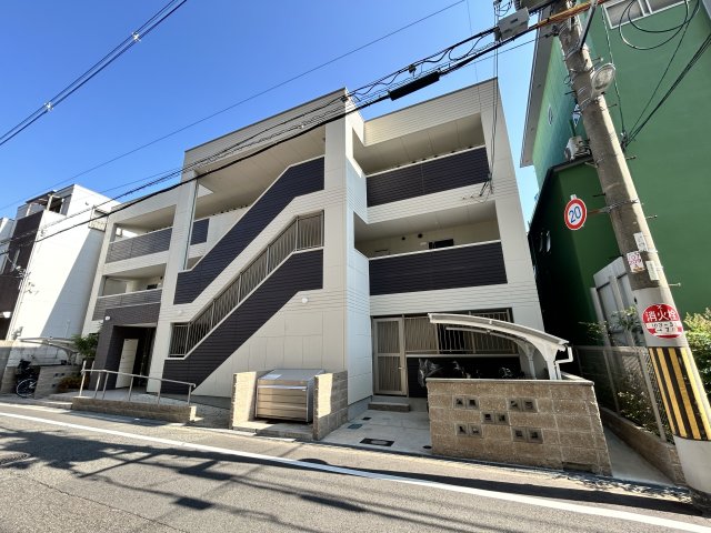 建物外観　オートロック・宅配BOX付き　ネット無料Wi-Fi付き