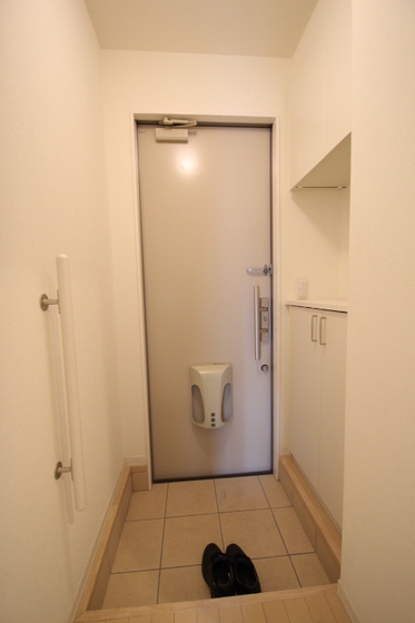 玄関　※他号室の写真です。