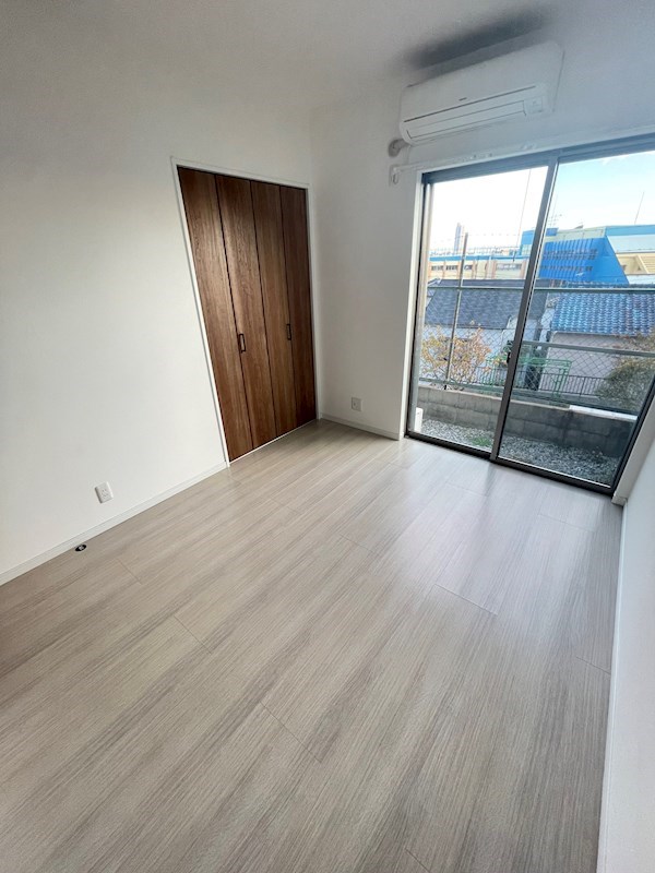 その他部屋・スペース　落ち着いて過ごせるお部屋なので、寝室にいかがでしょうか