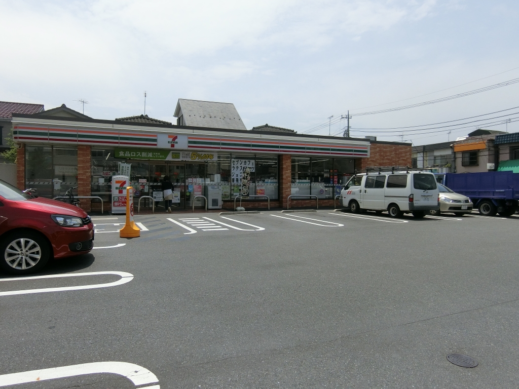 コンビニ　セブンイレブン足立六月３丁目店（コンビニ）まで497m