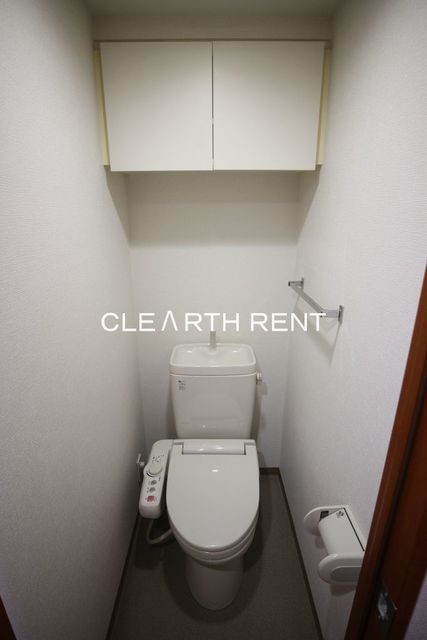 トイレ　清潔感あるシャワートイレ