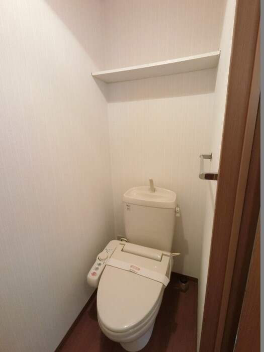 トイレ　温水洗浄暖房便座のトイレ