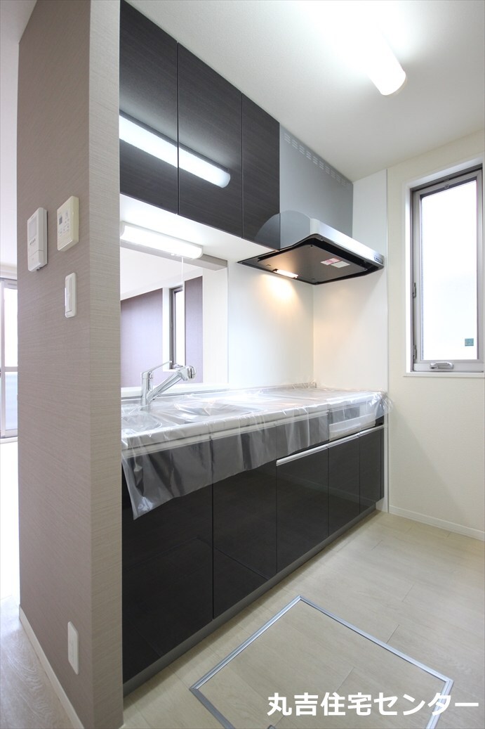 キッチン　コンロはＩＨです！お掃除らくらく♪