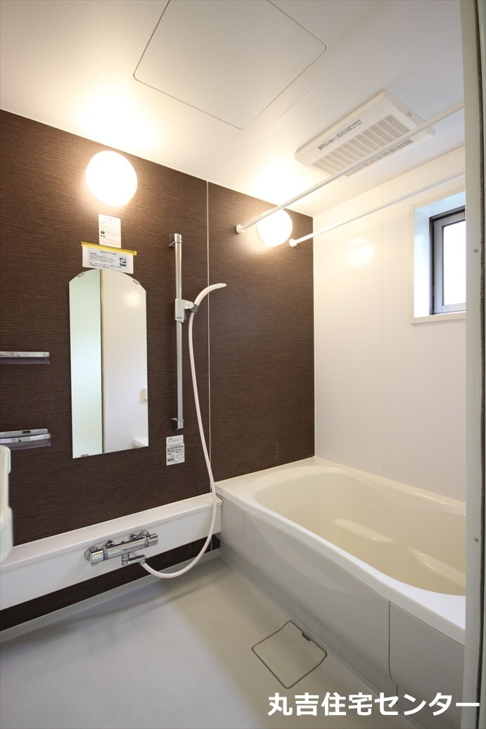 バス・シャワールーム　浴室乾燥機付き！室内干しにも使えます