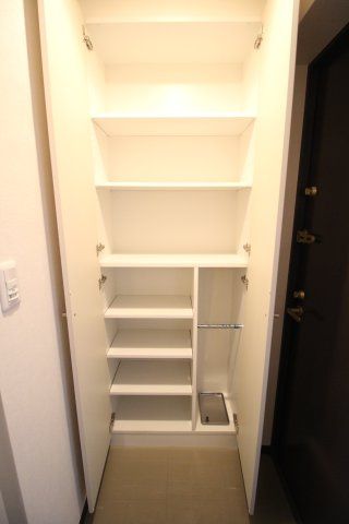 玄関　（別タイプ参考写真）サン・クレス　豊島区駒込2