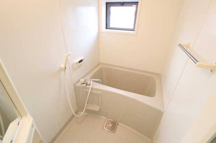 バス・シャワールーム　ゆったり過ごせるお風呂です