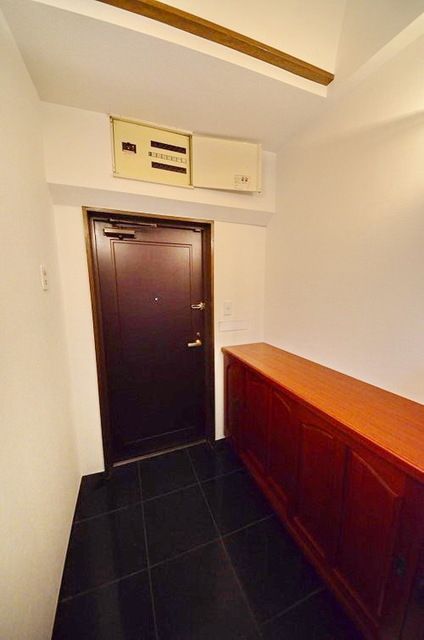 玄関　※別部屋参考写真