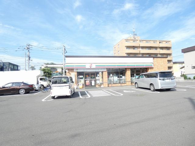 コンビニ　セブンイレブン（コンビニ）まで254m