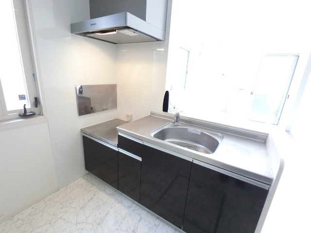 キッチン　キッチンからお部屋が見渡せます。