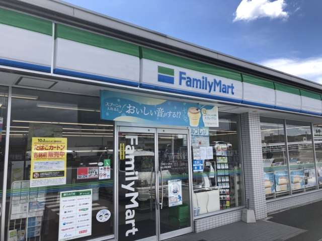 コンビニ　ファミリーマート西長瀬店（コンビニ）まで405m