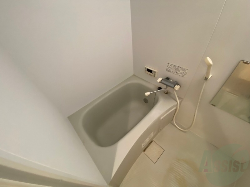 バス・シャワールーム　お風呂になります。一日の疲れを癒してくださいね。