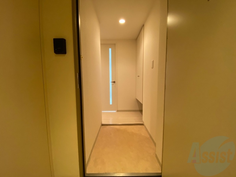 玄関　玄関です。白を基調としていて清潔感があります！