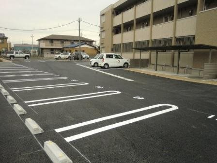 駐車場　駐車場は1台目無料です♪