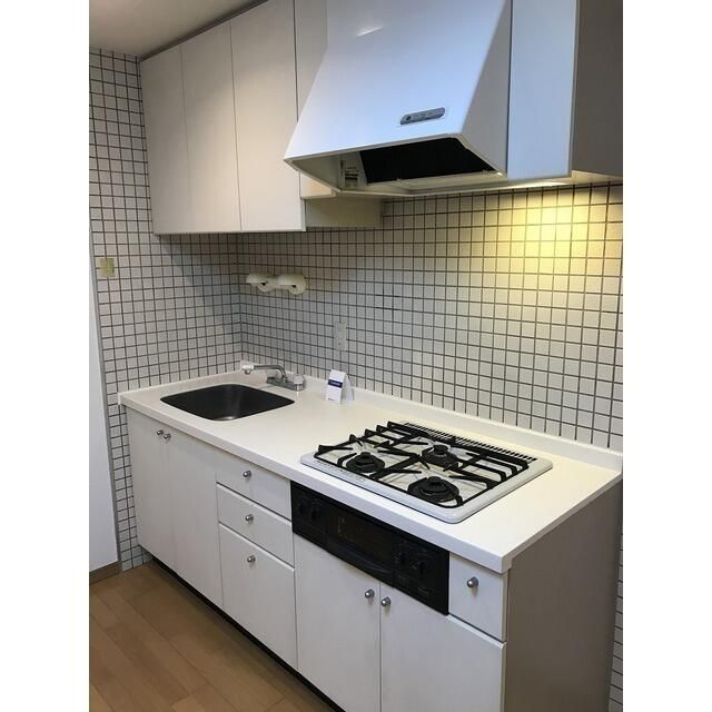 キッチン　同タイプ部屋　参考写真です