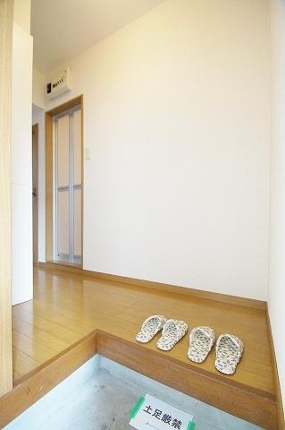 玄関　物件の画像15