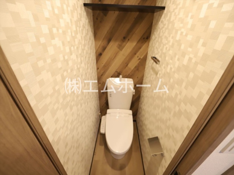 トイレ　シャワートイレ（温水洗浄暖房便座）