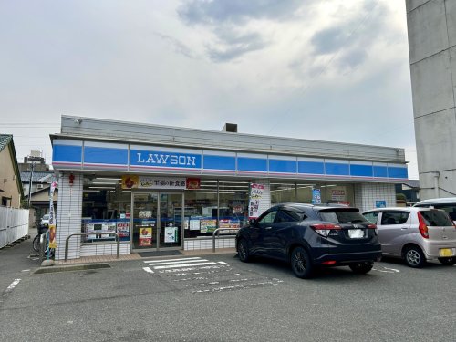コンビニ　ローソン 福井学園一丁目店（コンビニ）まで830m