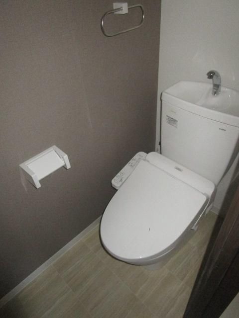 トイレ　清潔感のあるトイレですね