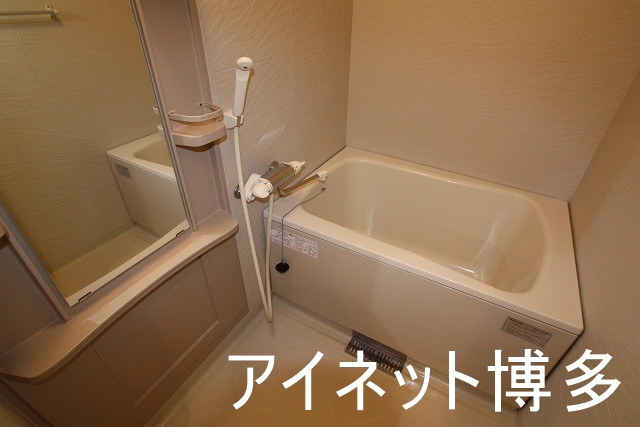 バス・シャワールーム　一日の疲れを癒しましょう。