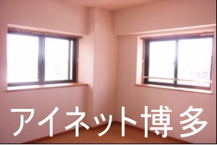 その他　2面採光で明るいですね。