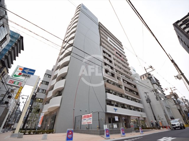 建物外観　セレニテ心斎橋グランデ　外観　1階セブンイレブン