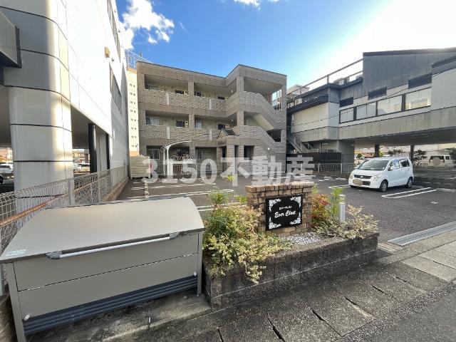 駐車場　外観写真（昼）