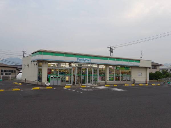 コンビニ　ファミリーマートＪＡいずも高松店（コンビニ）まで450m