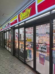 コンビニ　デイリーヤマザキ神泉駅店（コンビニ）まで161m
