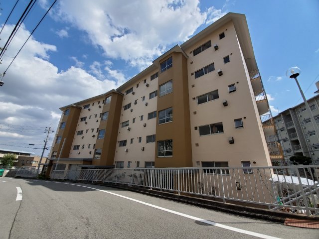 建物外観　敷地内駐車場あり！