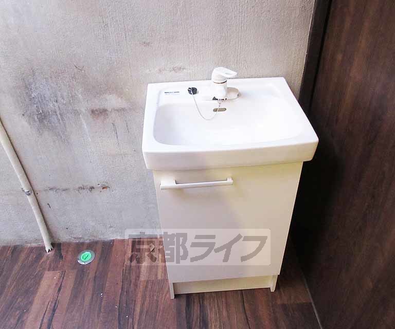 洗面設備　収納付きの洗面台！