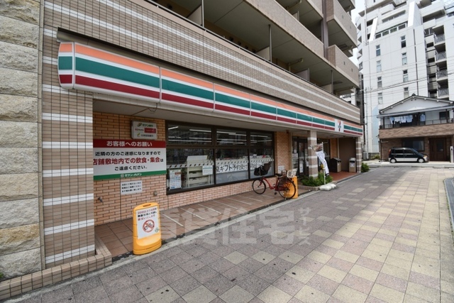コンビニ　セブンイレブン　JR塚口駅前店（コンビニ）まで212m