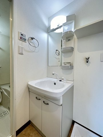 洗面設備　洗髪洗面化粧台で忙しい朝にも寝癖の付いた頭にも優しい☆お化粧