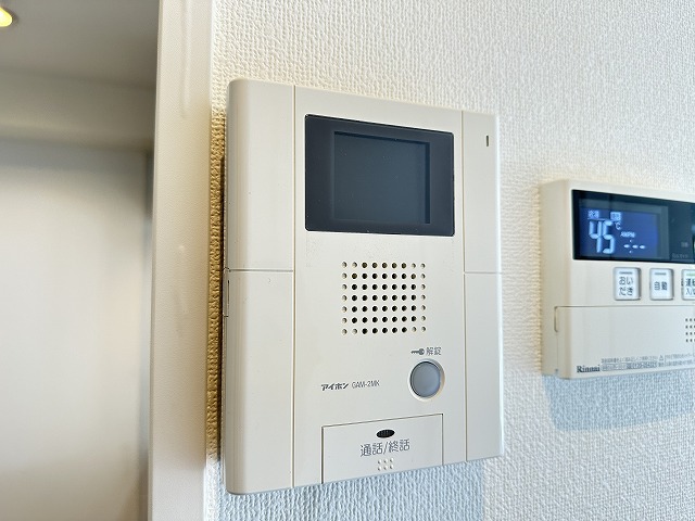 セキュリティ　防犯対策に有効なカメラ付きインターホン！突然の来客にもバッチ