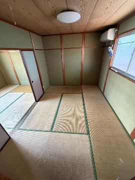 メゾンド春日の居間写真