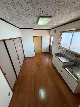 メゾンド春日の居間写真