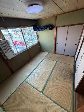 メゾンド春日の居間写真
